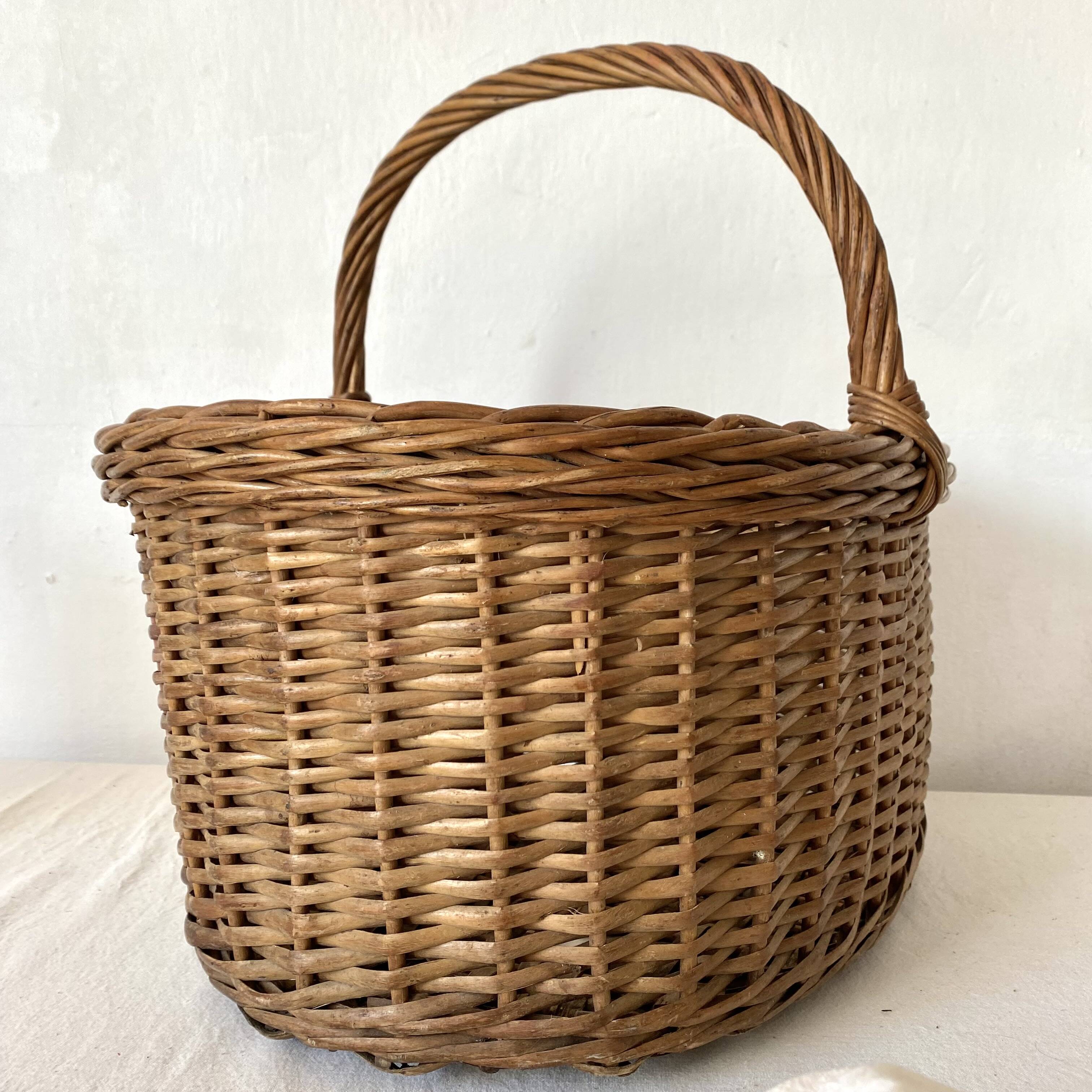 Woven wicker basket