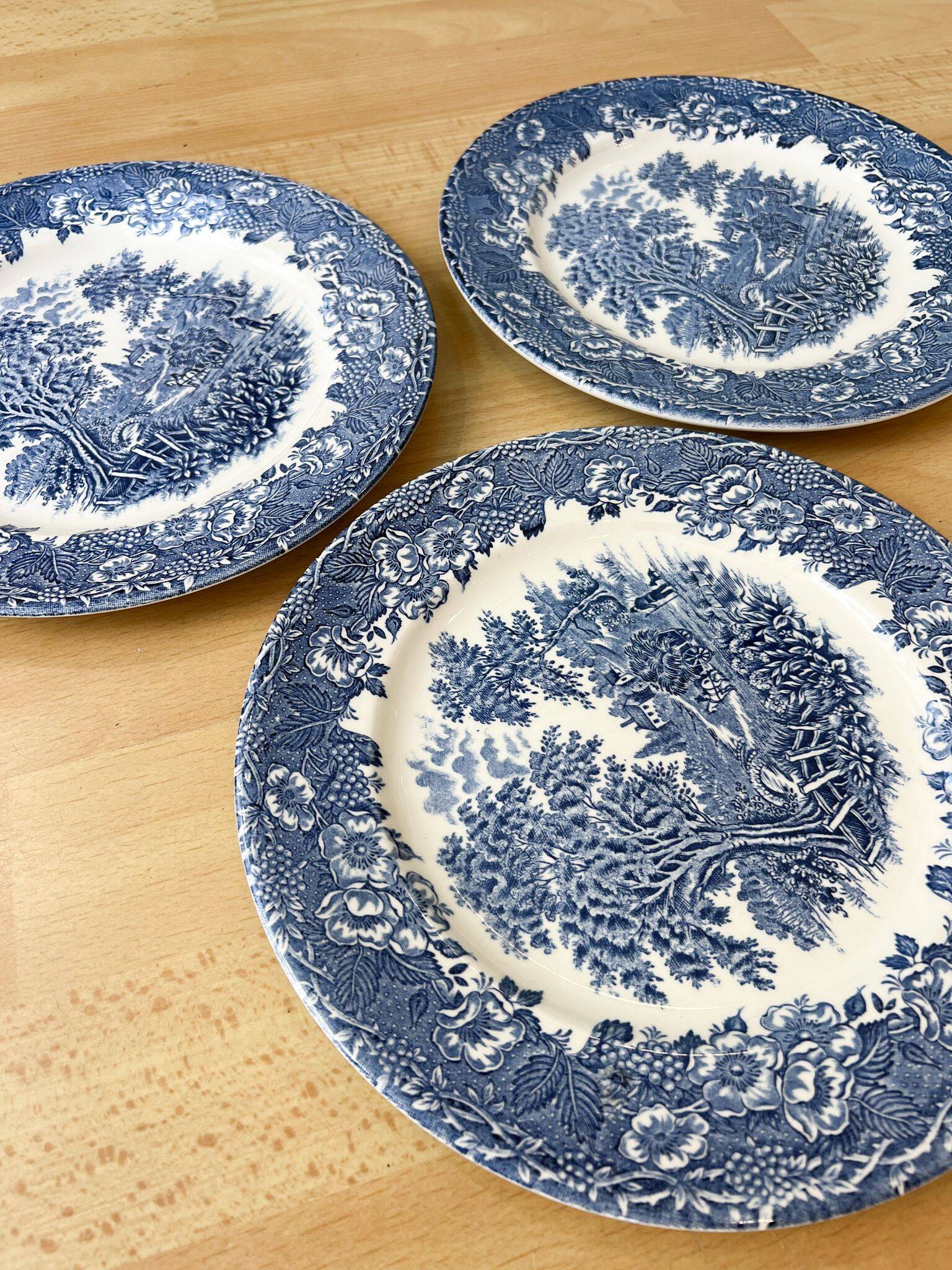 3 English dinner plates