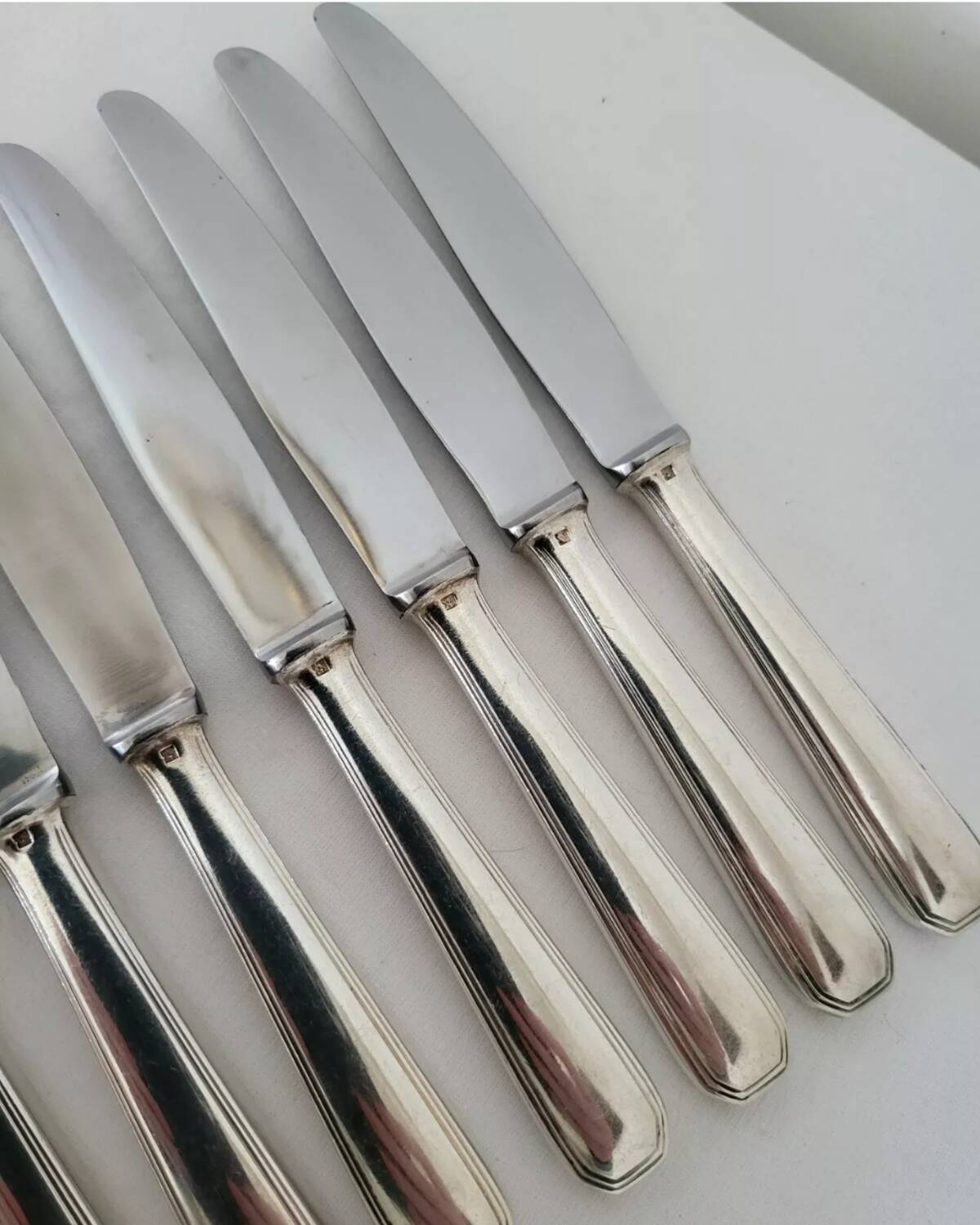 12 couteaux à entremet Christofle en métal argenté