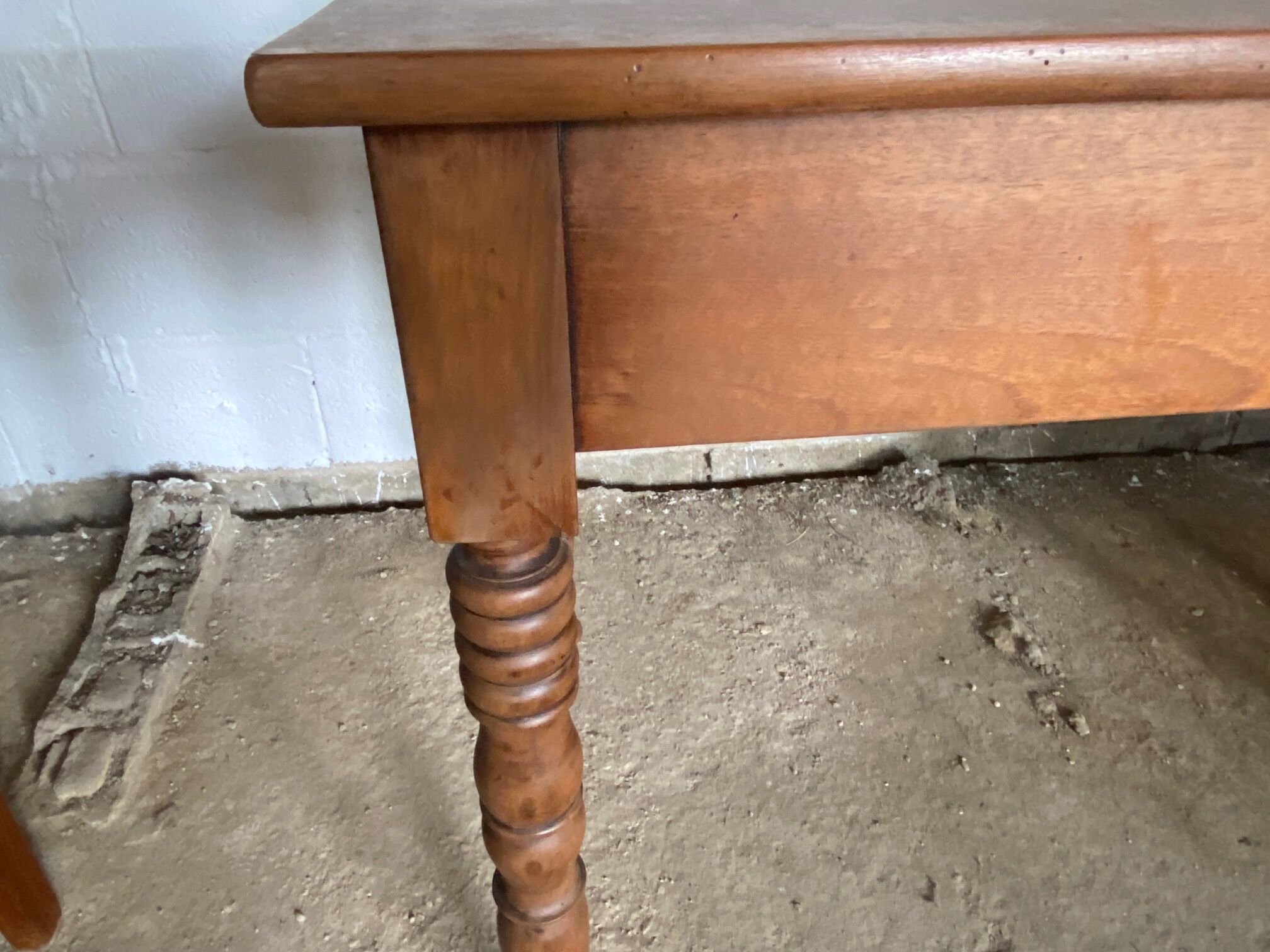 Solid wood desk table turned legs 100x52cm