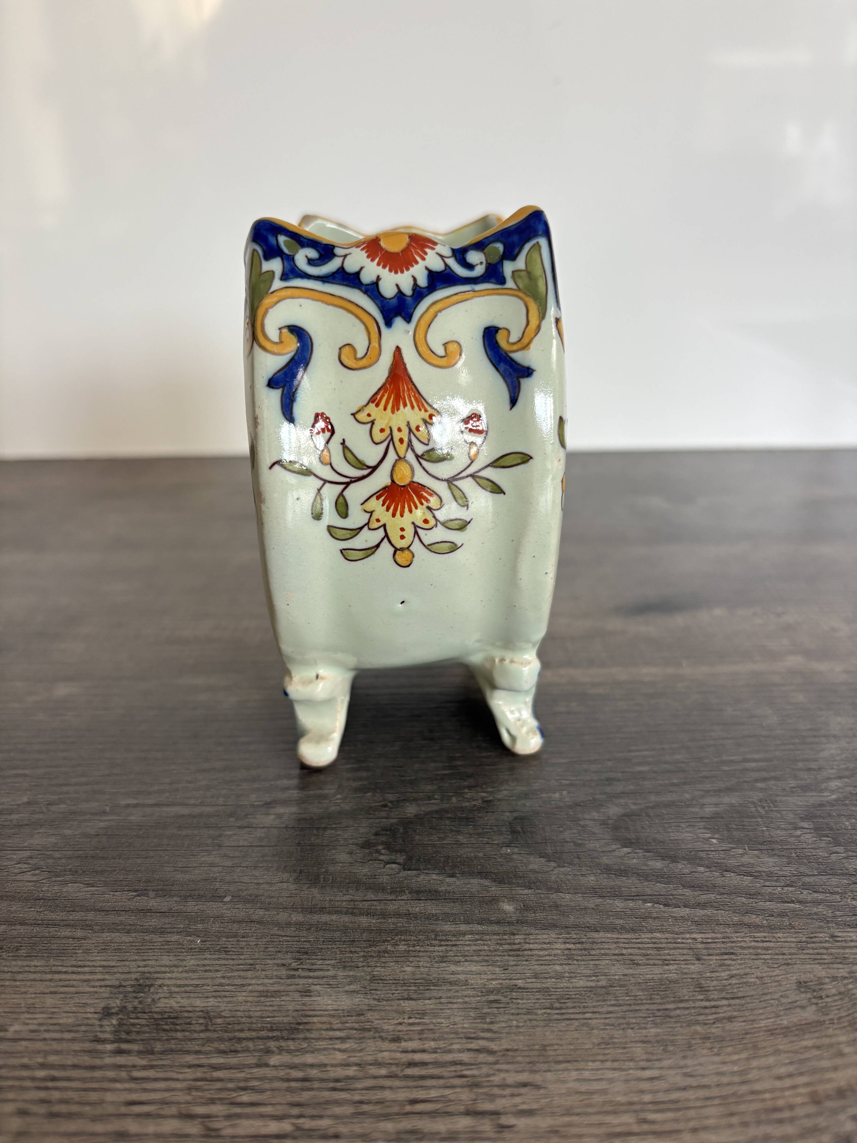 Antique cache-pot in Art Nouveau faience
