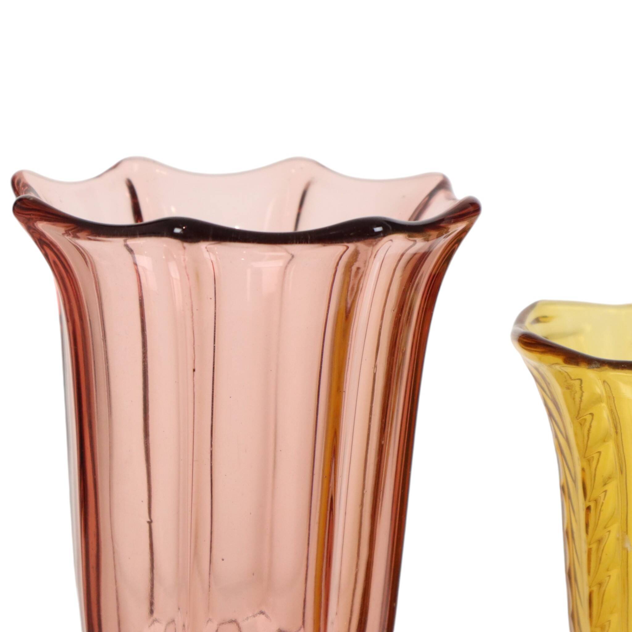 Paire de vases en verre coloré de la période Art Déco