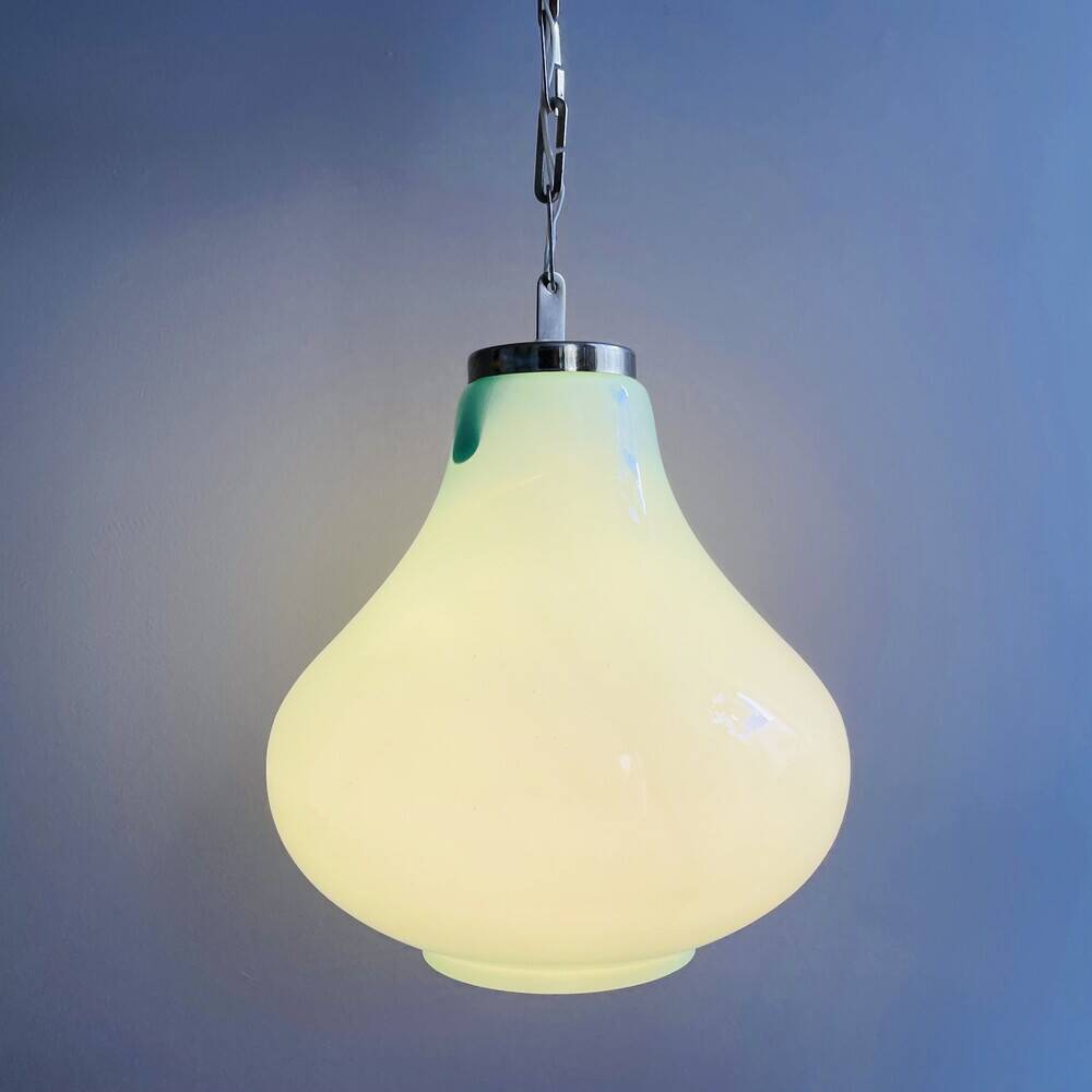 Lustre en verre opalin turquoise des années 50