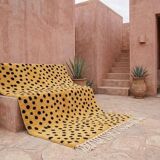 Beni Ourain Berber rug made of natural wool, handmade, 150/250 cm.