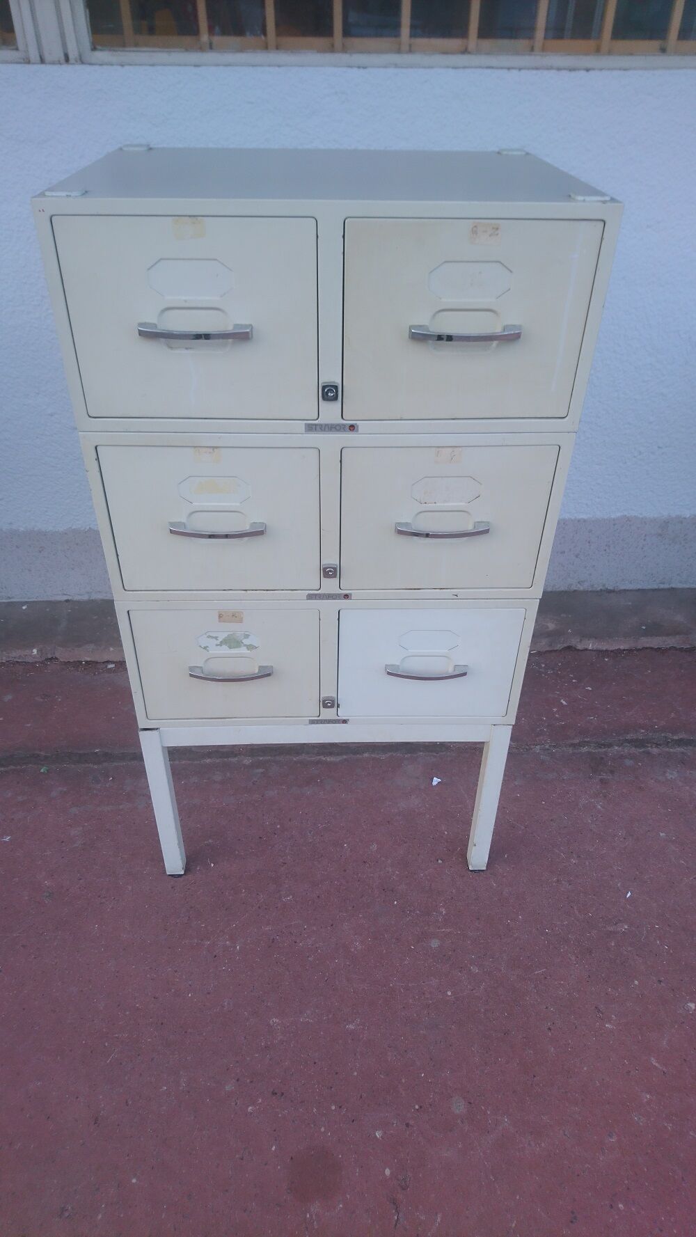 Meuble industriel Strafor