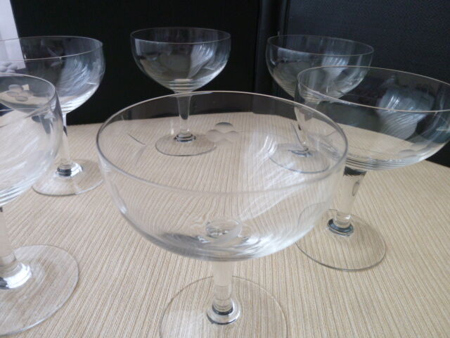 Set de 6 coupes à champagne vintage en verre moulé