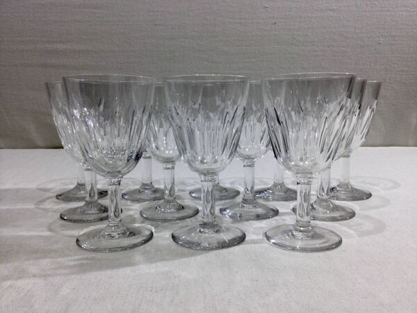 Baccarat – 12 verres à vin rouge En Cristal De Baccarat Modèle Casino