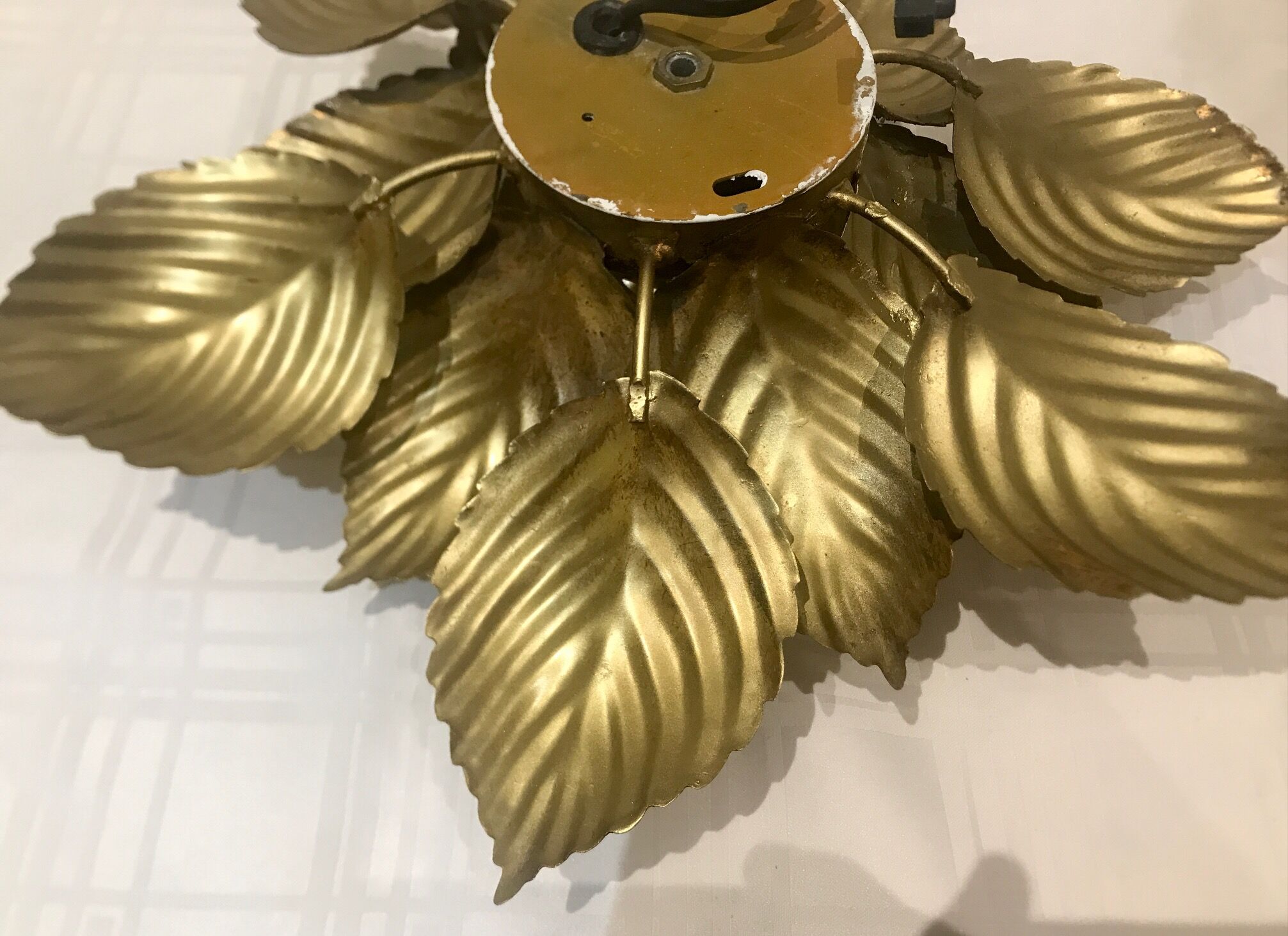 Wall lamp or ceiling lamp golden flower