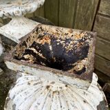 Médicis planters in cast iron old villa