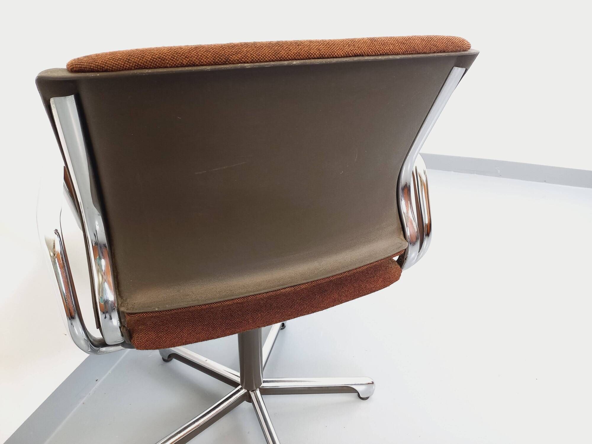 Vintage Steelcase Strafor office chair in chrome and fabric from the 70s