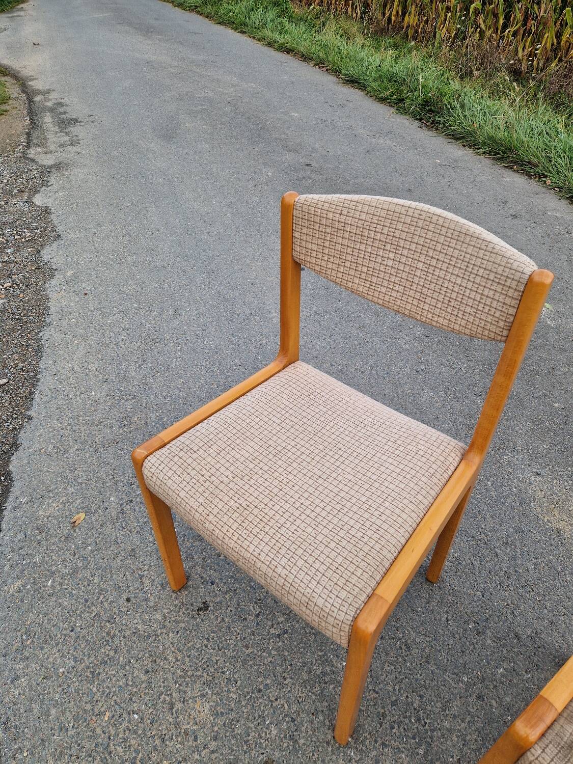 Set of 6 vintage beech chairs to clean or reupholster