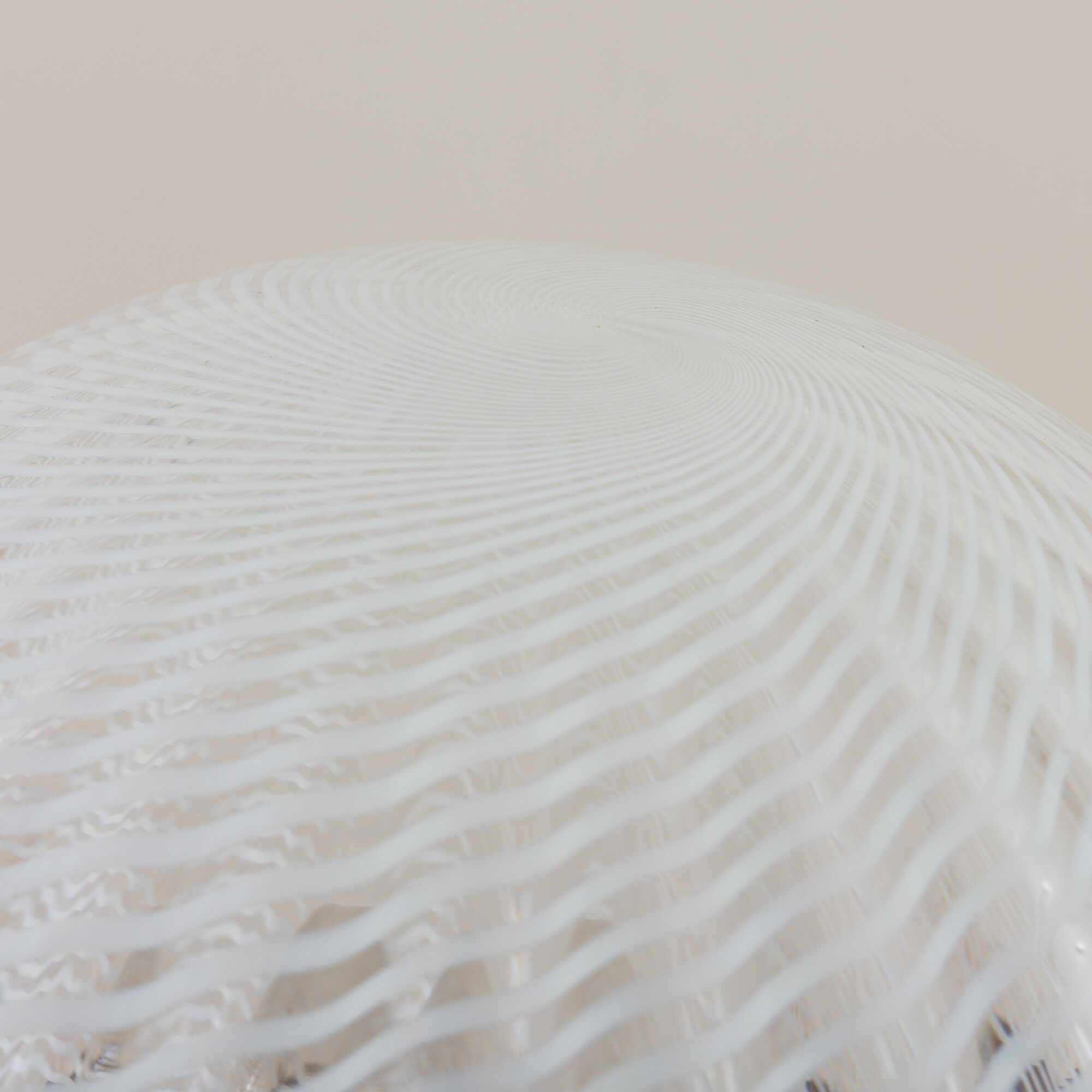 21112K Pair of Tessuto Vetri Venini table lamps with Murano glass swirl bowl shades, 1970s