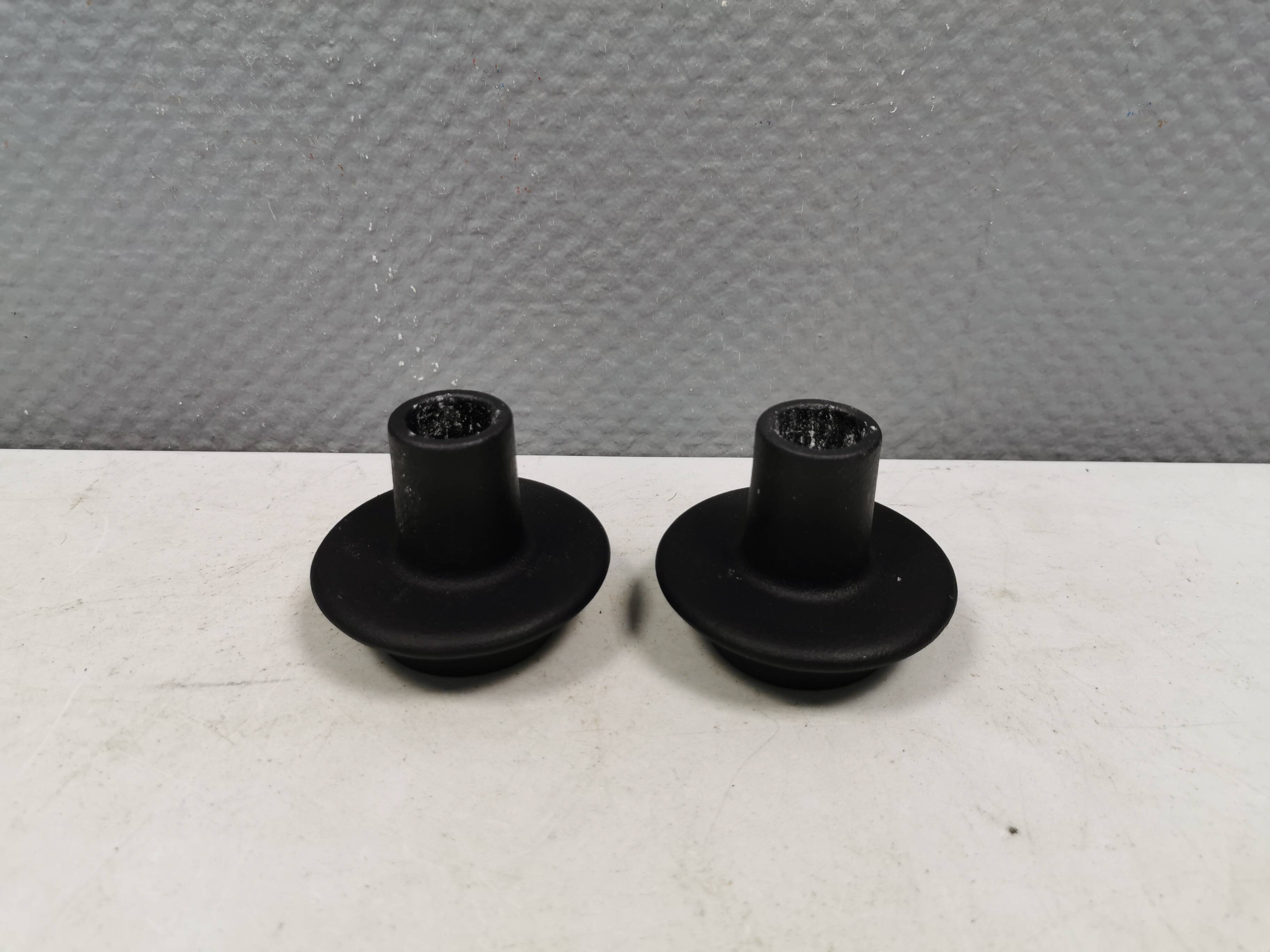 Bougeoirs en fonte Heima de Normann Denmark.