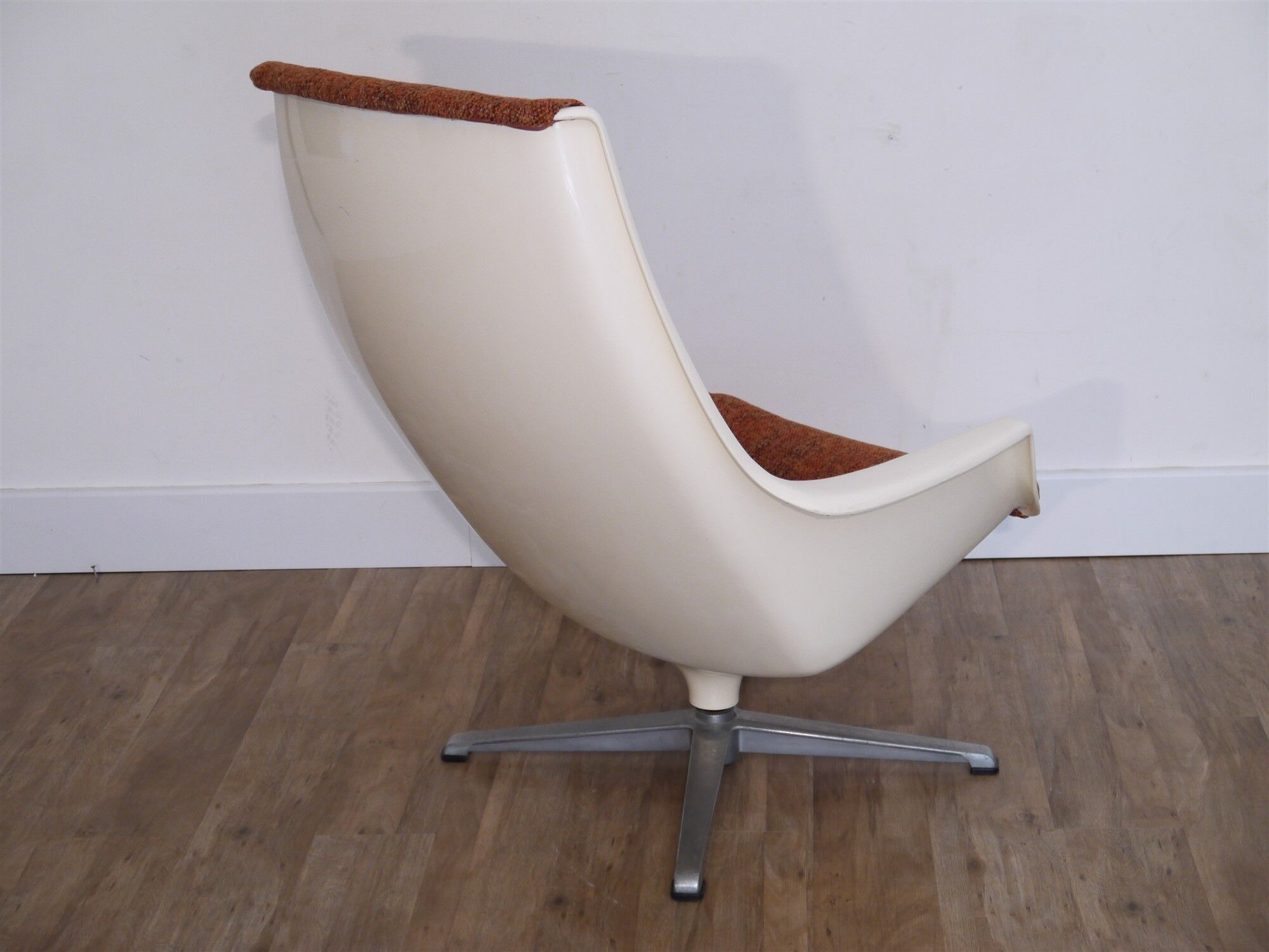 Fauteuil vintage pivotant "Galaxy" de Alf Svensson