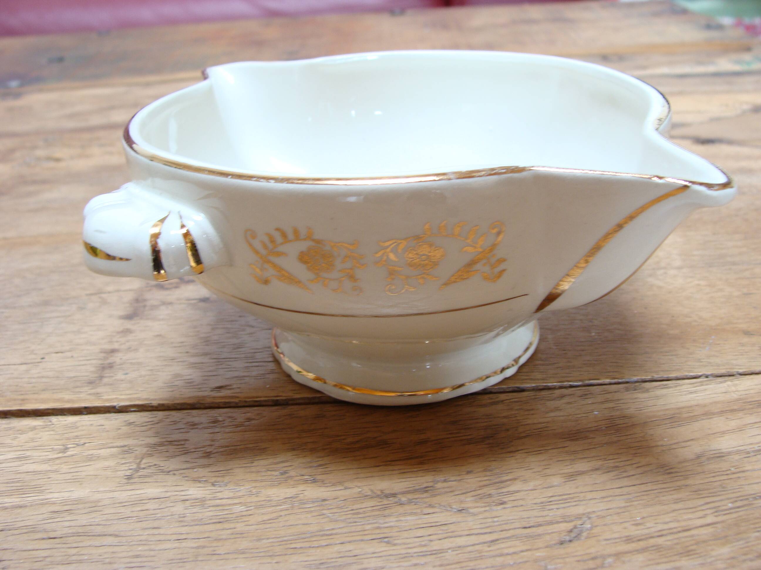 Old sauceboat Orchies Moulin des Loups