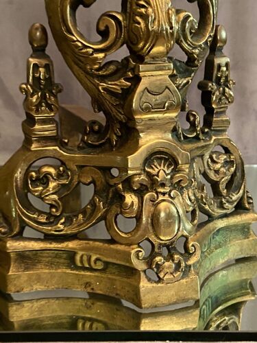 Paire de chenets à décor de heaumes chevaliers armure époque Restauration XIXe