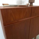 Teck plus fin kastje met lades, nr. 1