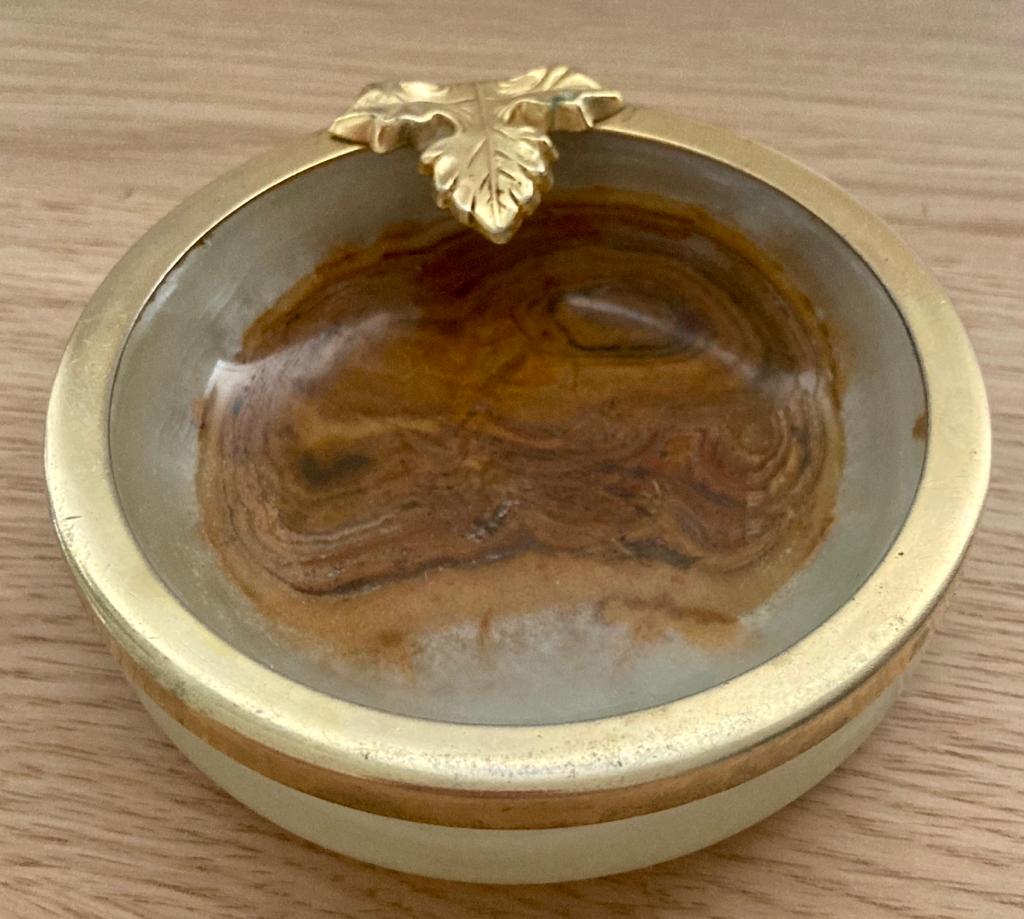 Ashtray or empty pocket in marble and brass