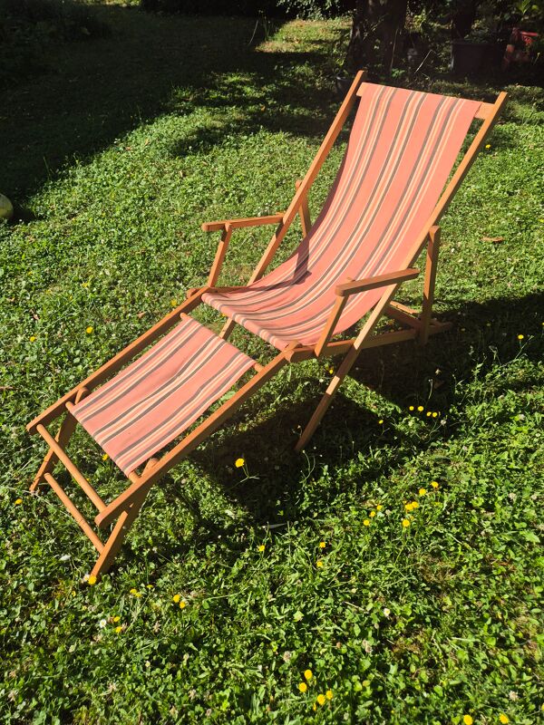 transat chilienne vintage bois et toile a rayures avec repose pied