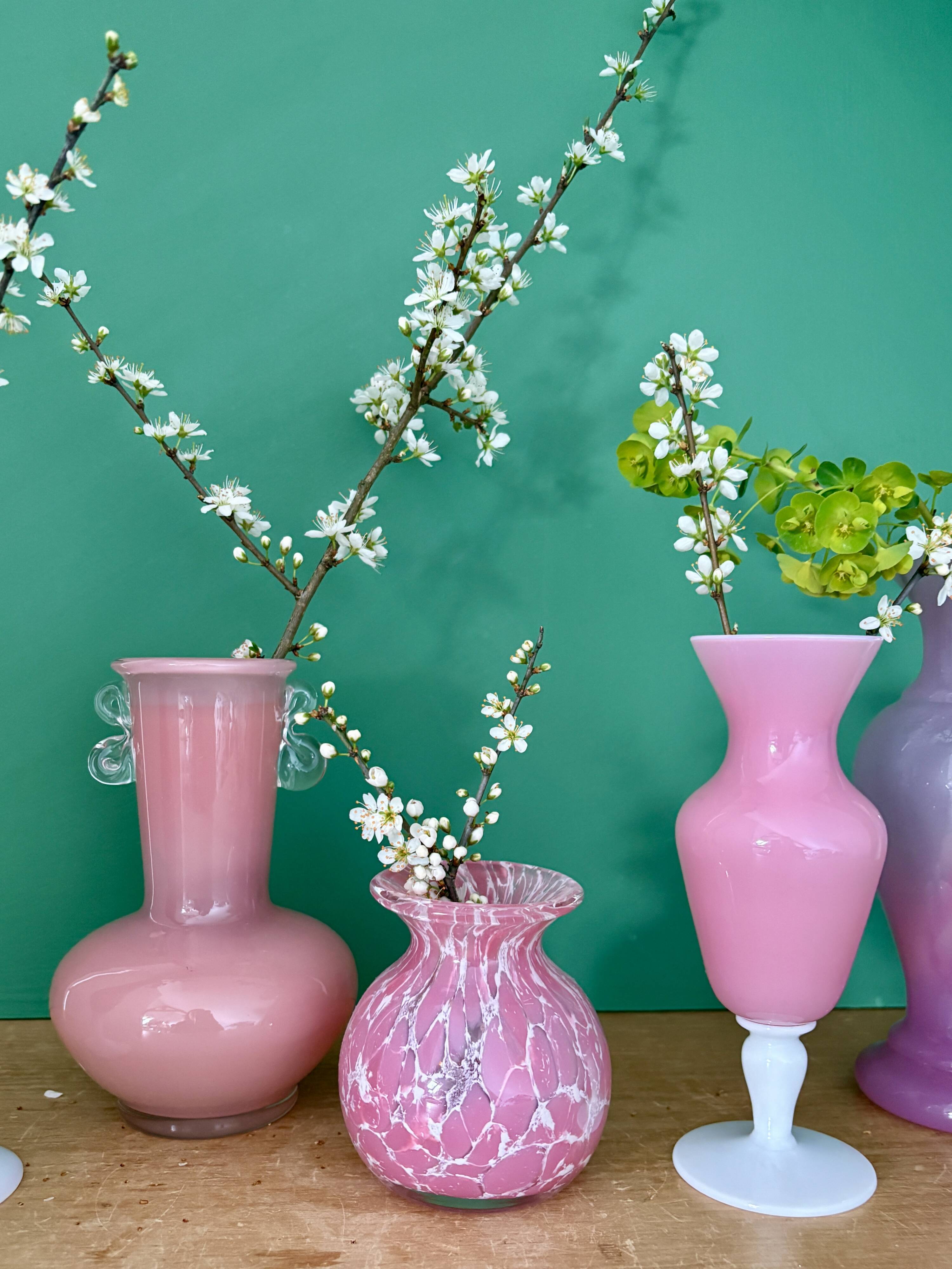Set of 5 antique vases/soliflores in opaline and pink and red glass.