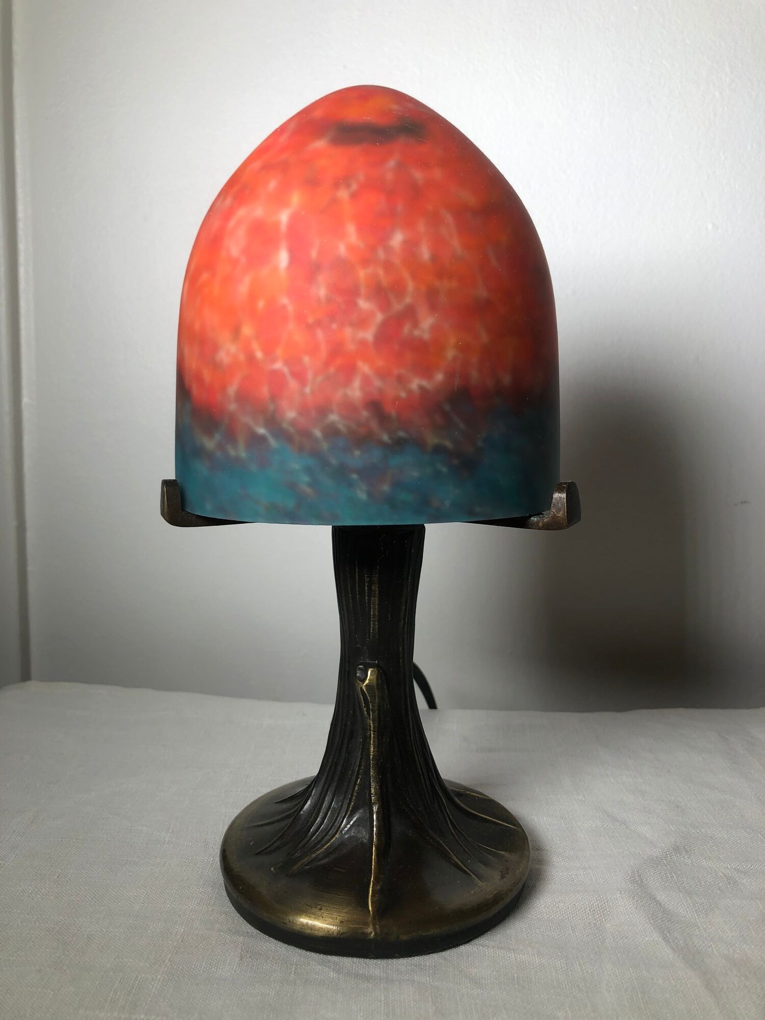 Lamp to lay in glass paste and patinated metal, Art-Nouveau. Good condition.