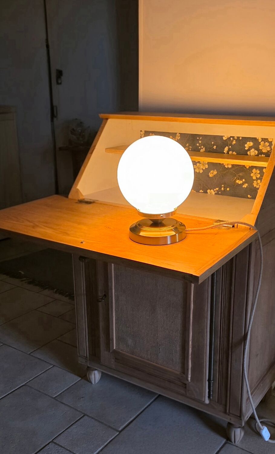 Vintage opaline globe table lamp