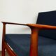Fauteuil danois en teck et bouclette bleu