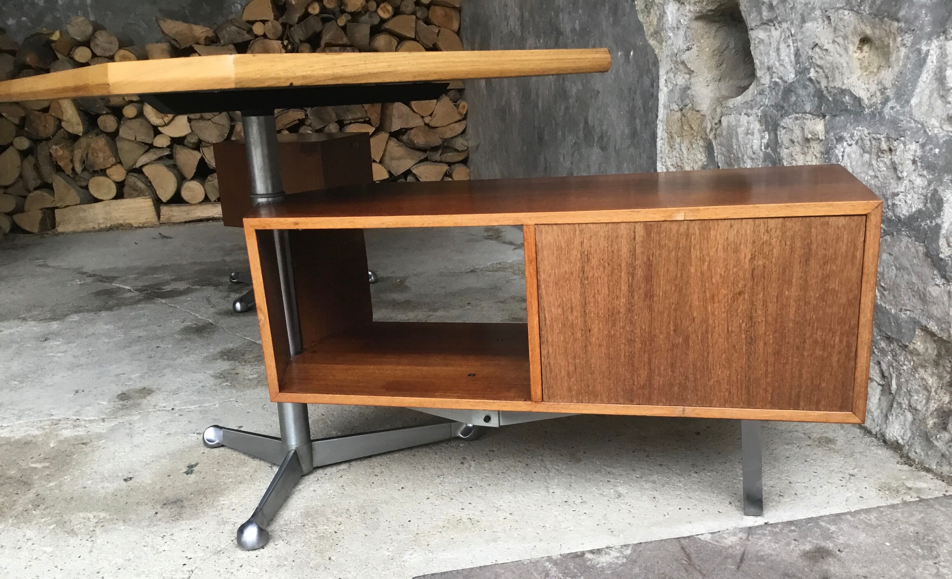 Boomerang desk by Osvaldo Borsani for Tecno, Italy 1950