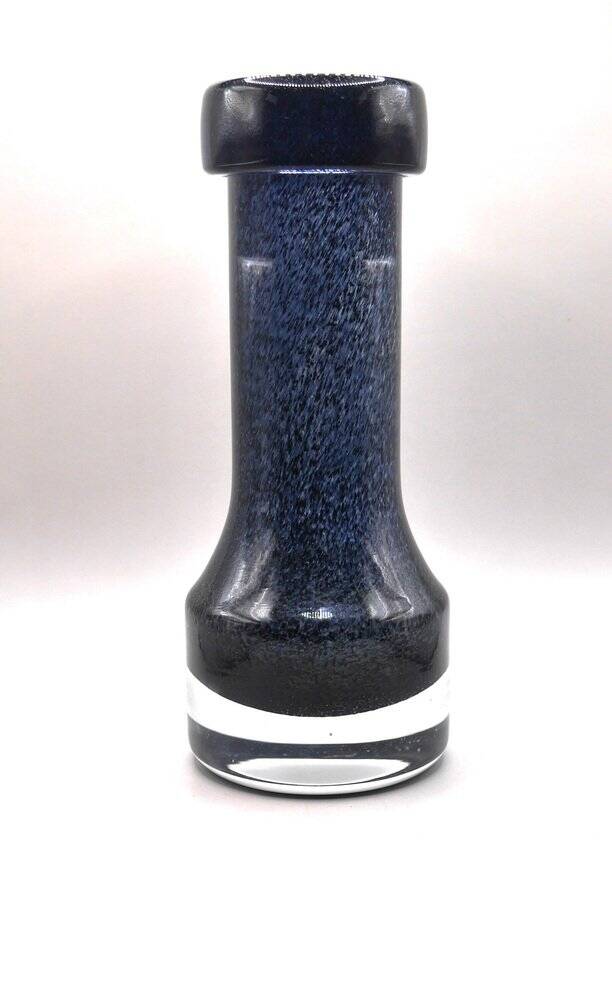 Modern Scandinavian art glass vase from Borgström Åseda