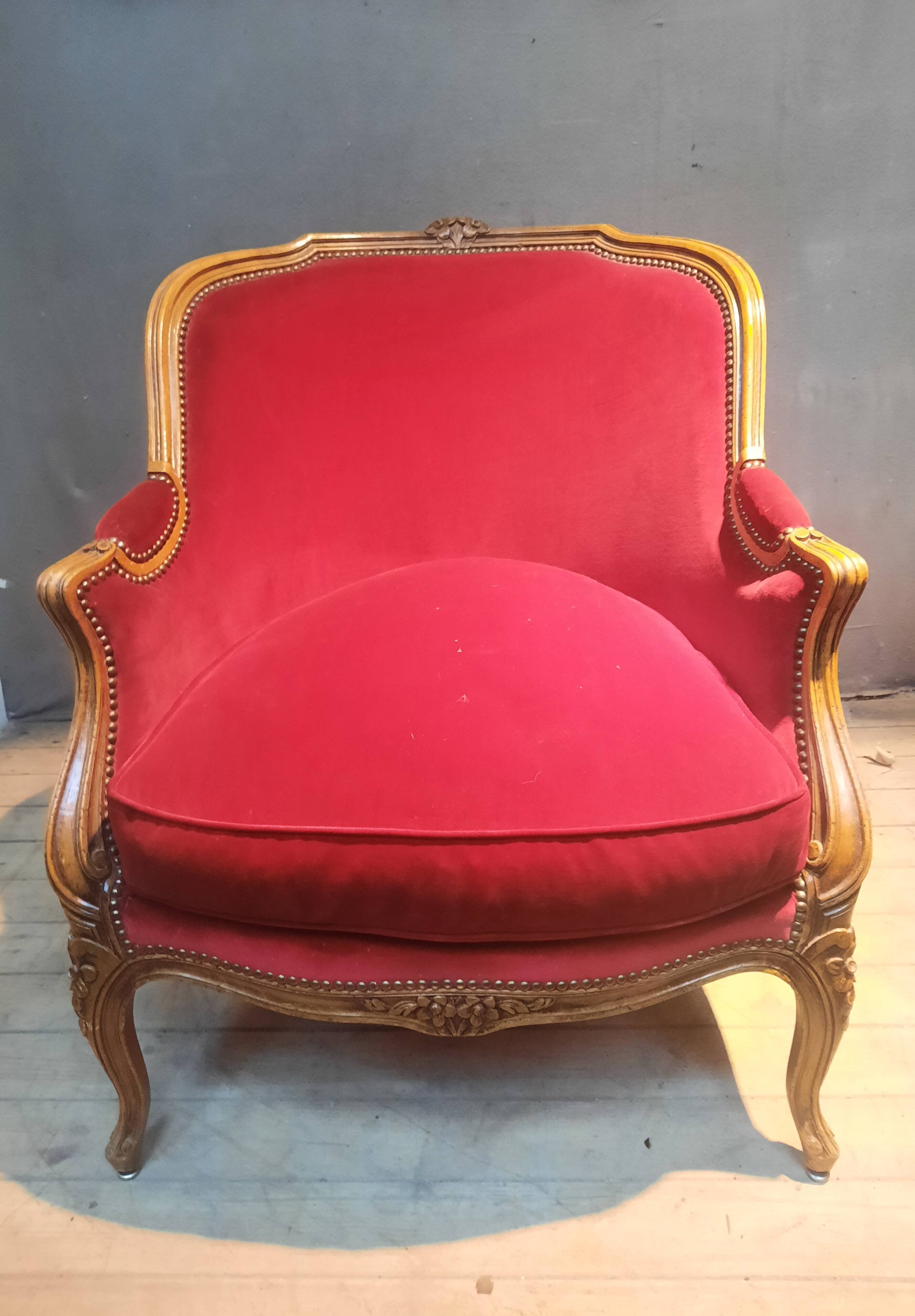 Large Louis XV style bergere chair in red velvet