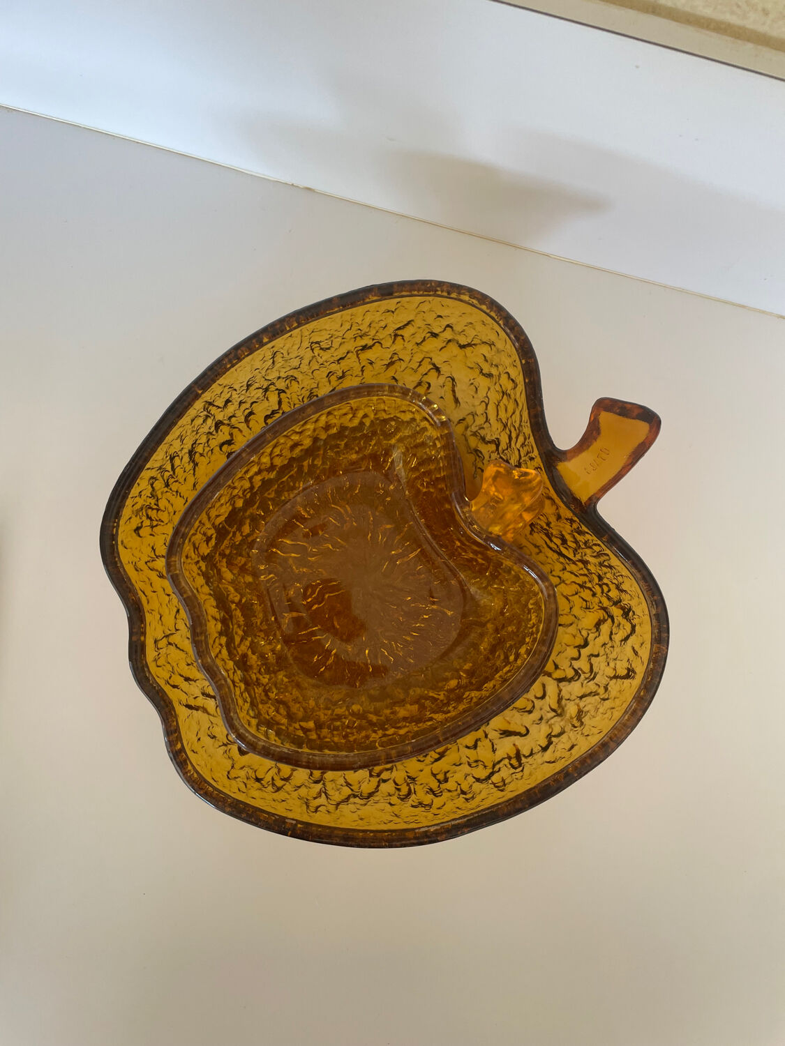 Service à dessert en verre ambré forme pomme fabriqué en Italie