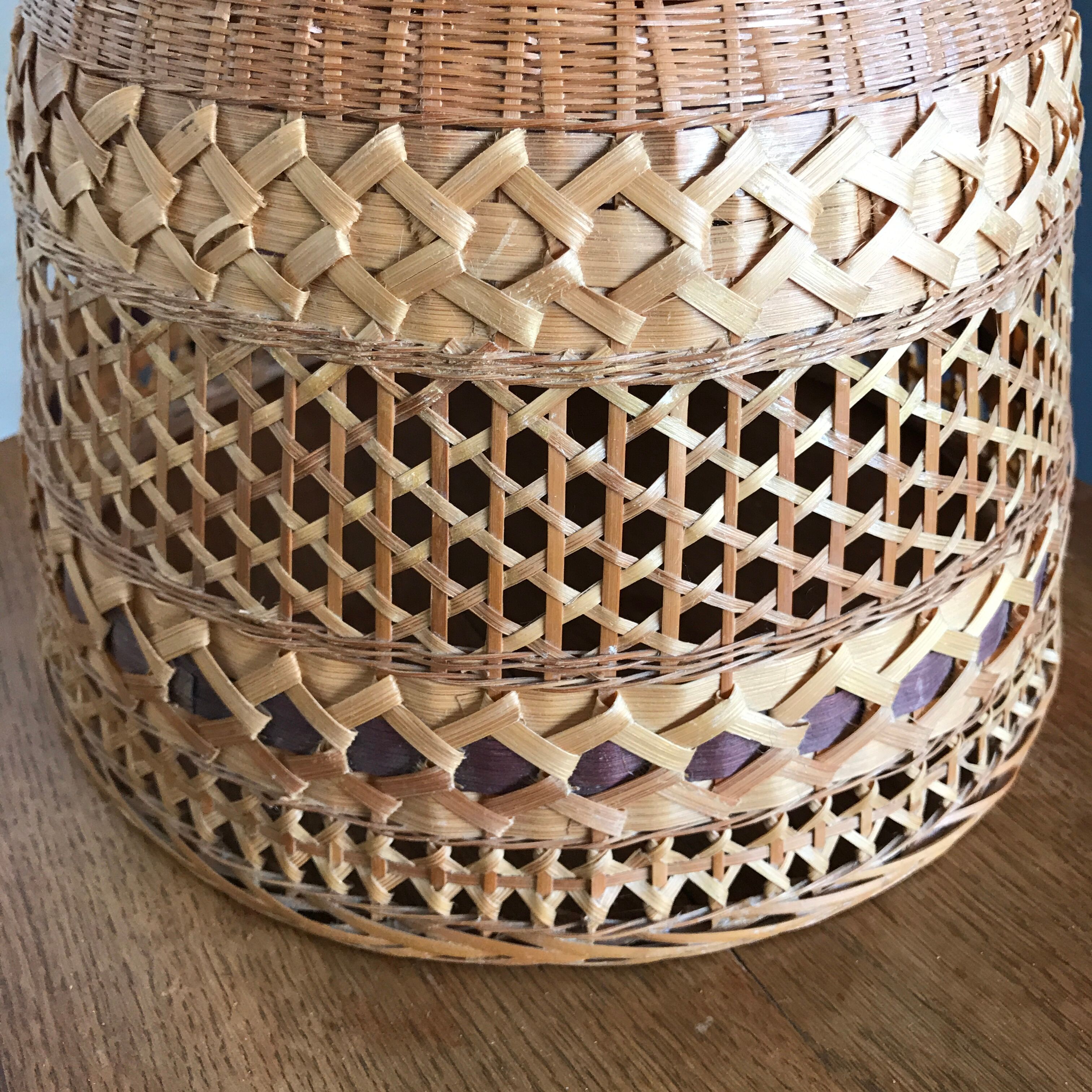 Rattan blind suspension