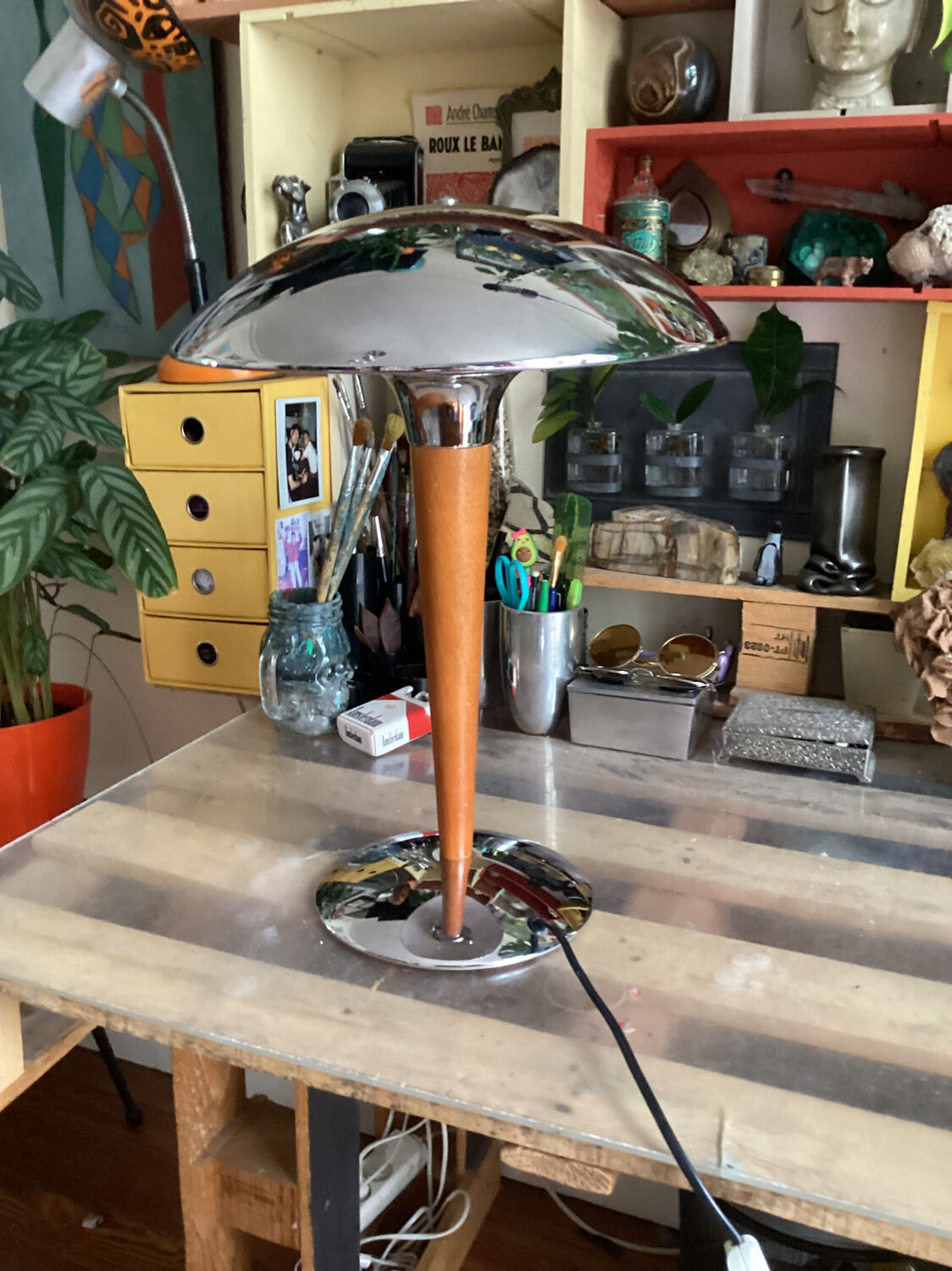 Vintage design liner mushroom table lamp