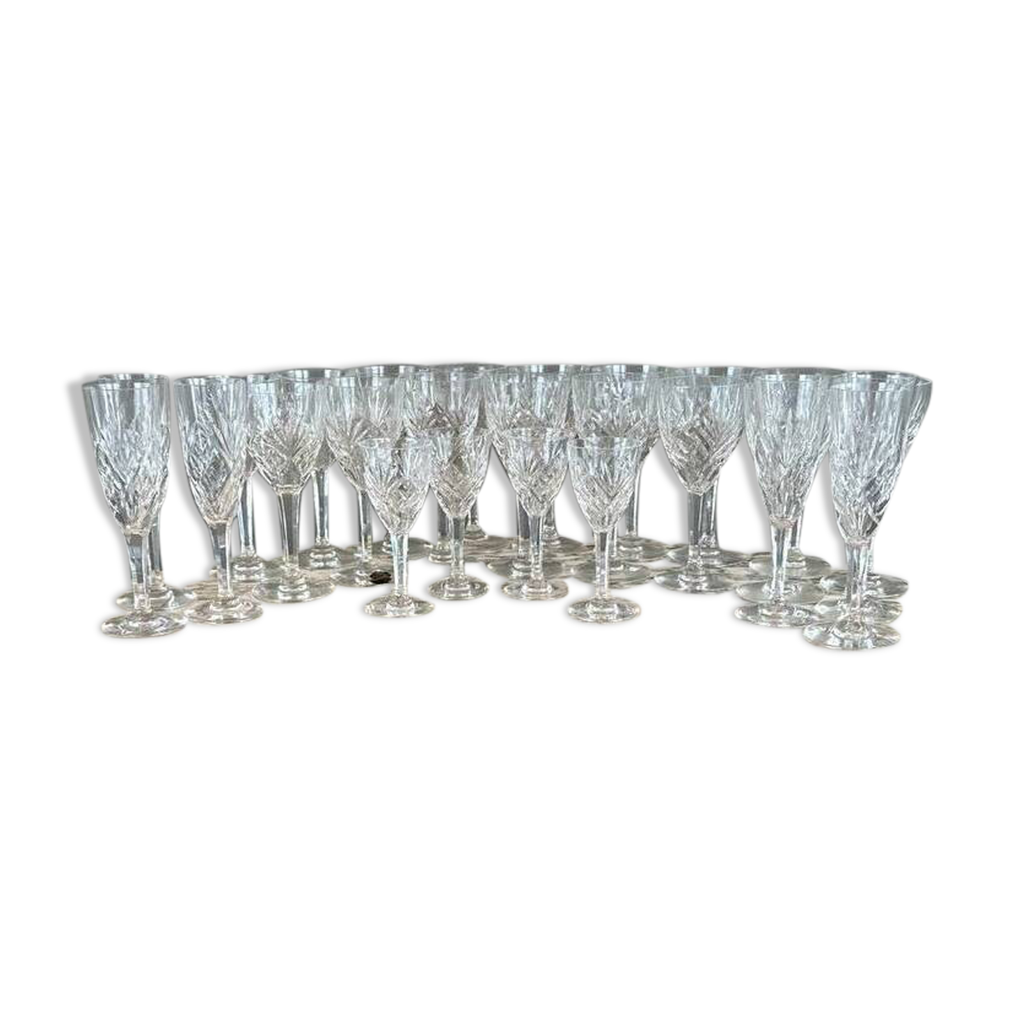 Saint louis crystal glassware set, chantilly model (26 pieces), 20th century
