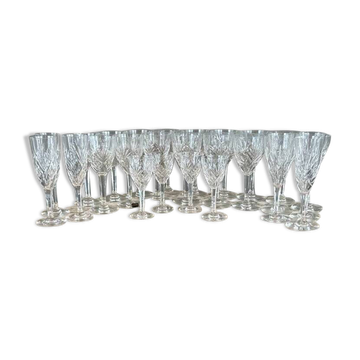 Saint louis crystal glassware set, chantilly model (26 pieces), 20th century