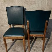 Paire de chaises en Skaï vert - années 50