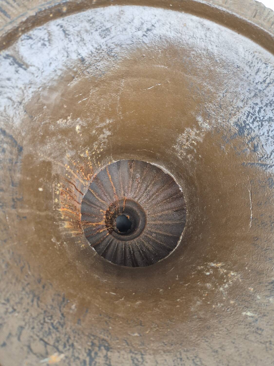 Pair of Medici cast iron vases from a bourgeois house - H73cm