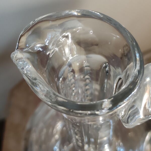 Ancienne carafe en cristal