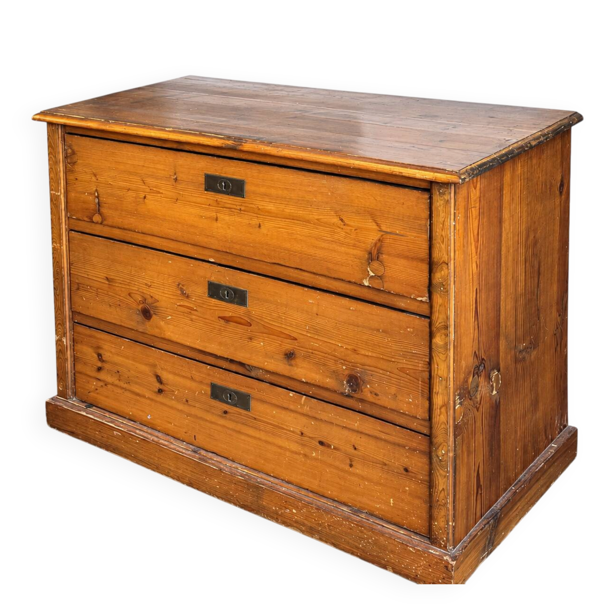 Wooden chest of drawers