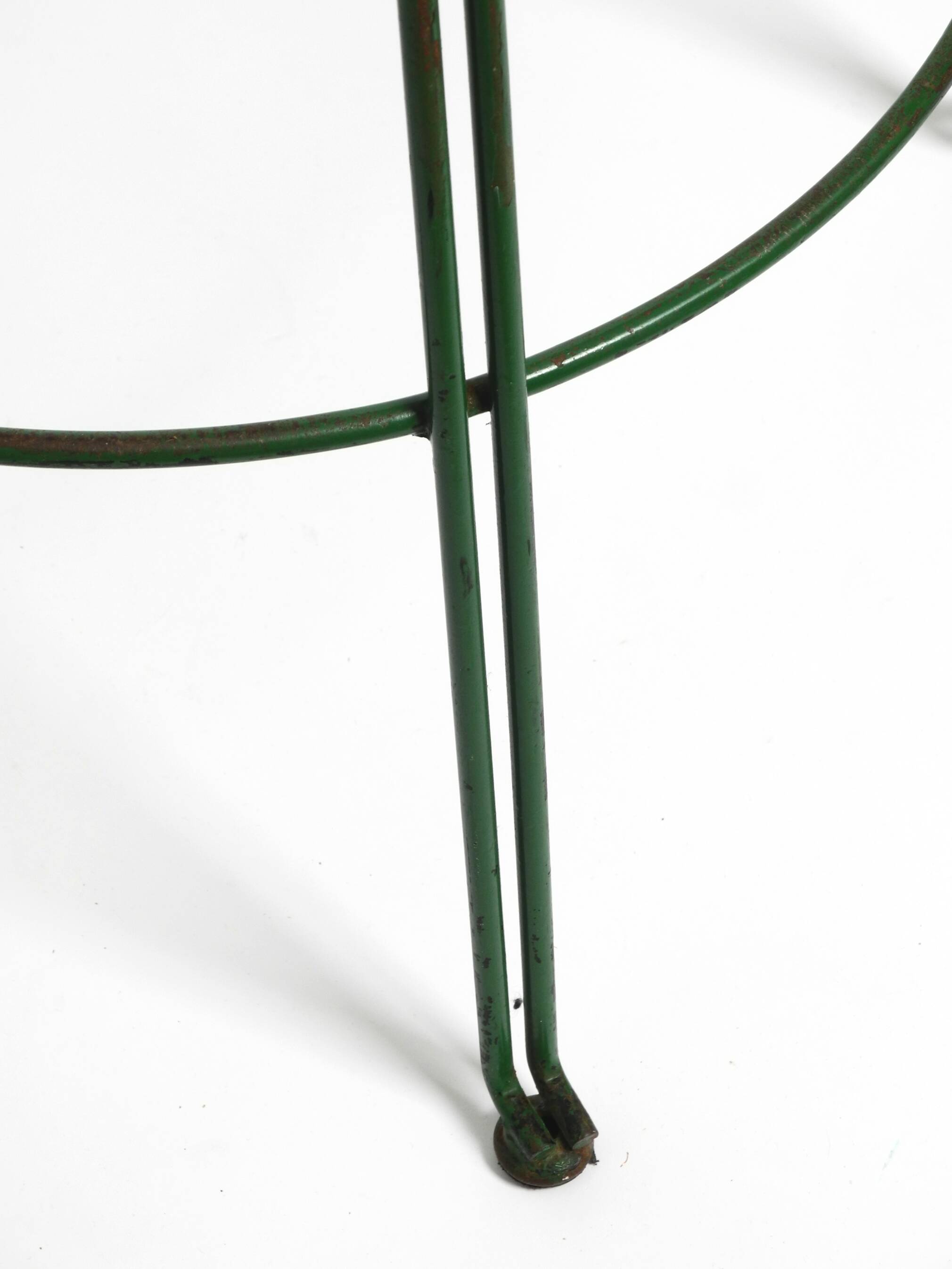 Tabouret de bar italien des années 1960 en métal peint en vert avec métal perforé.