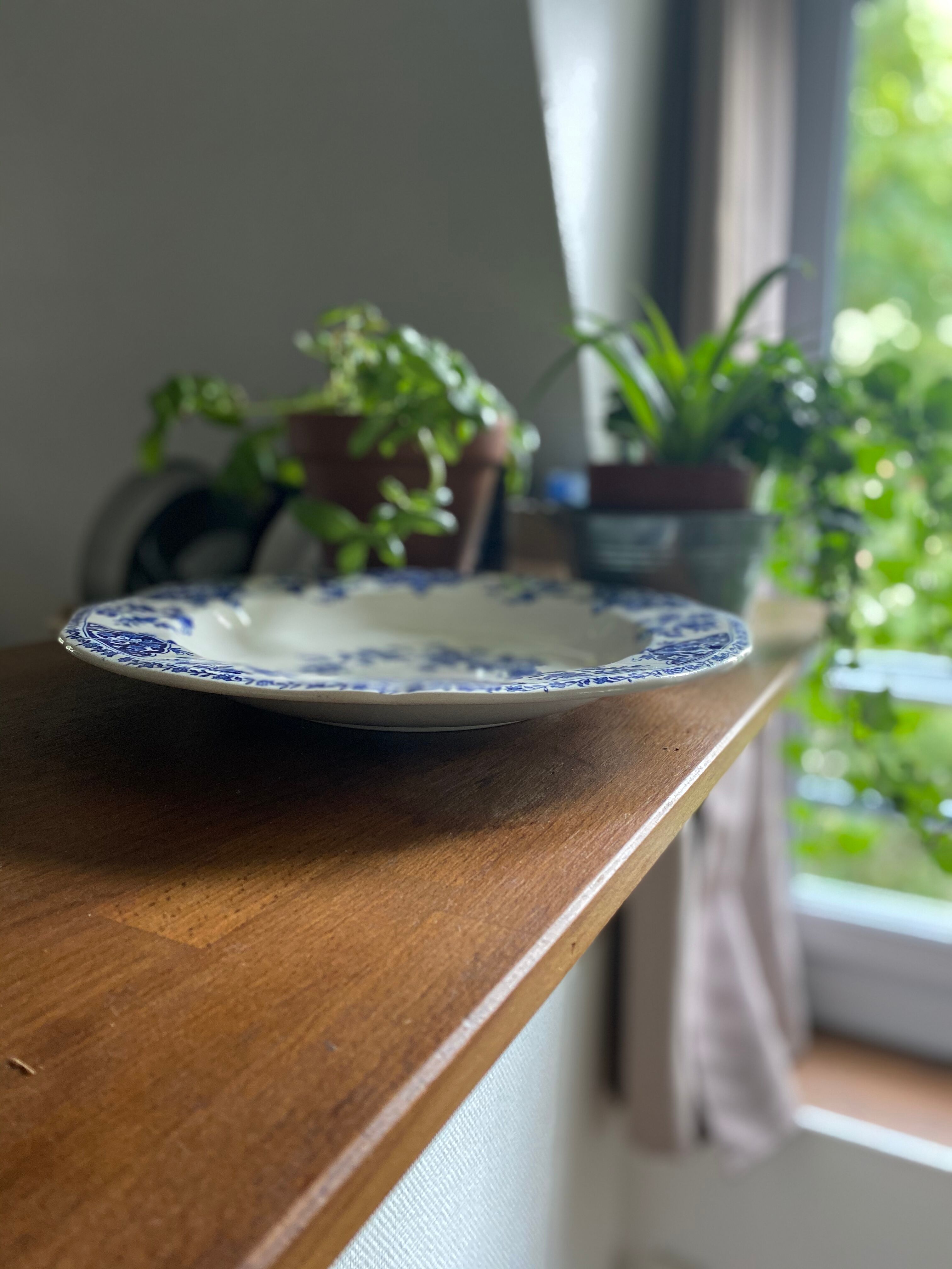 Lot of 5 plates and 1 cup Gien