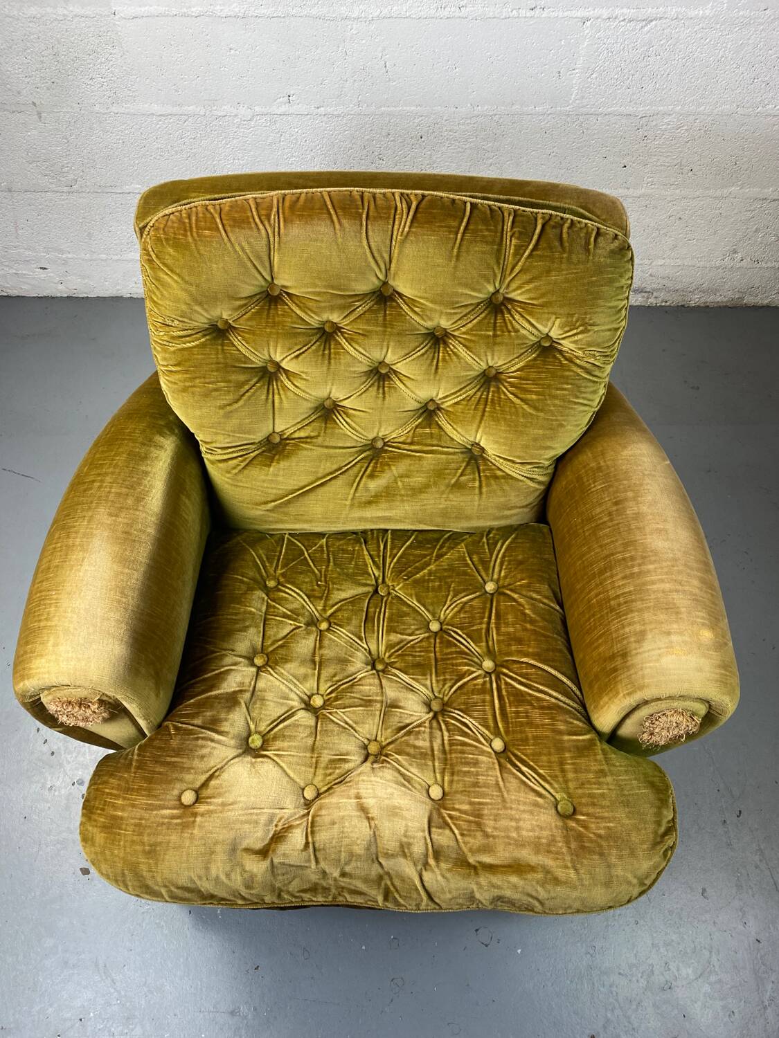 Fauteuil club vintage en tissu vert