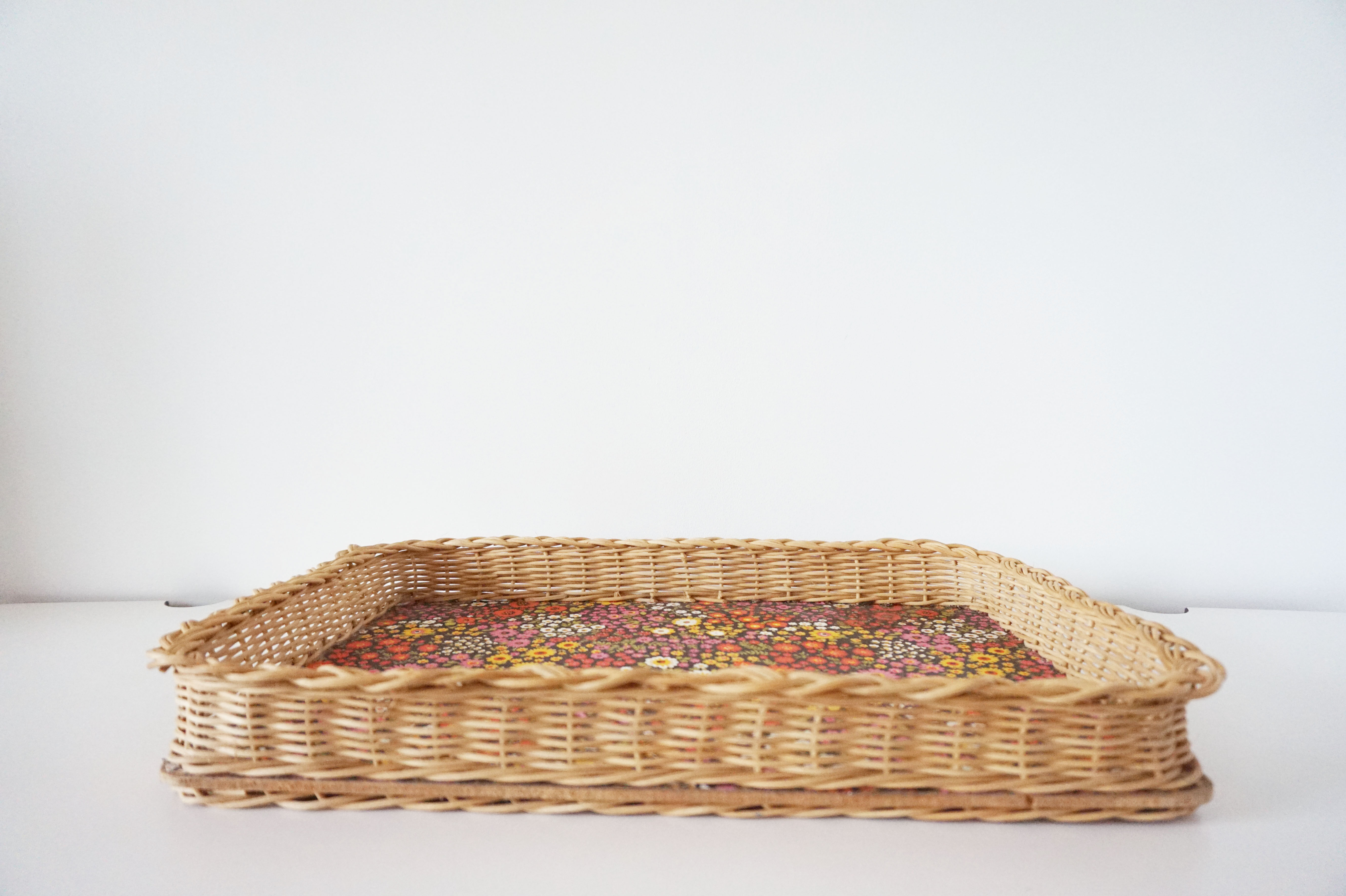 Wicker top flower pattern 1970