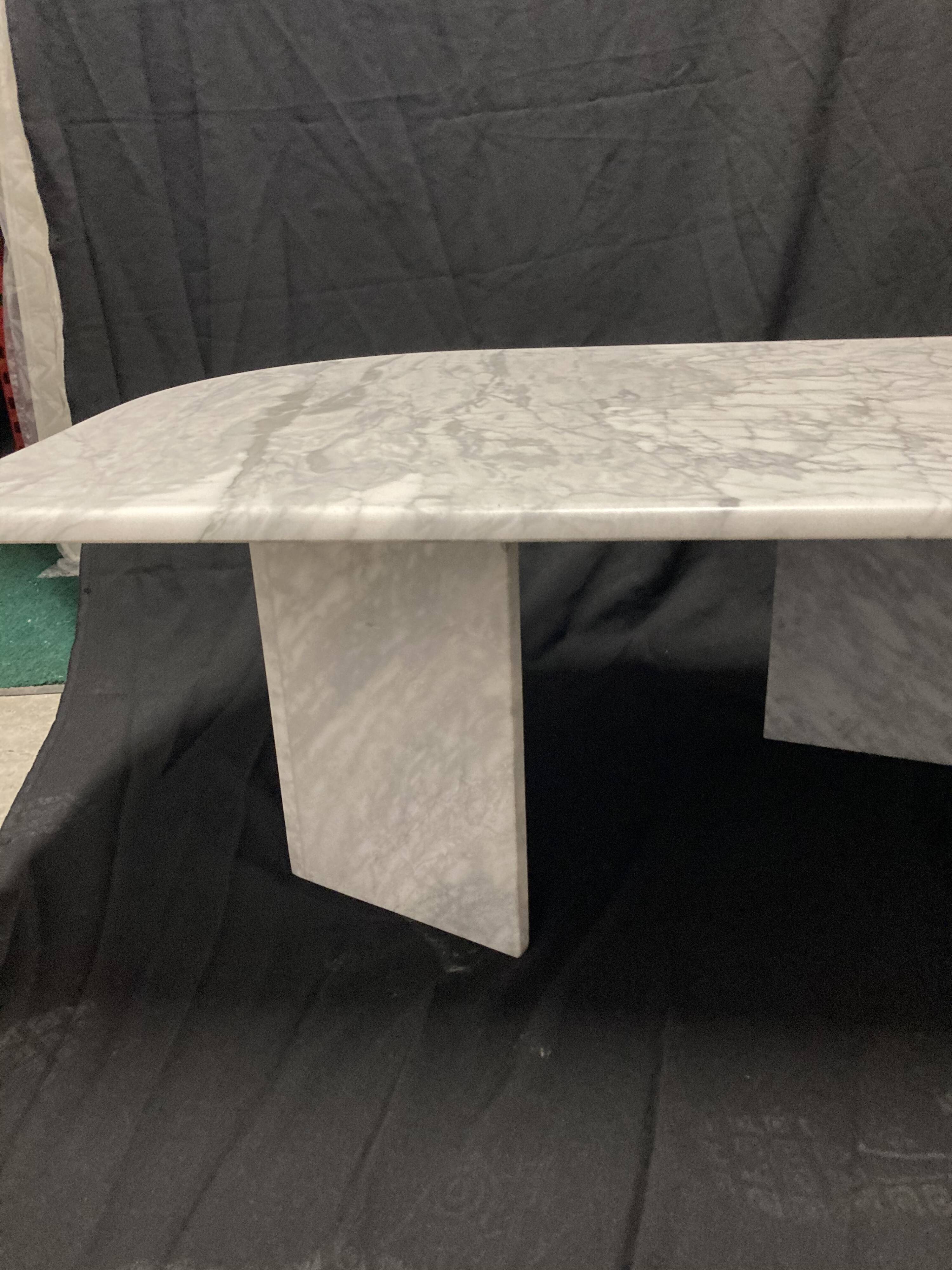 Vintage coffee table in white carrara marble