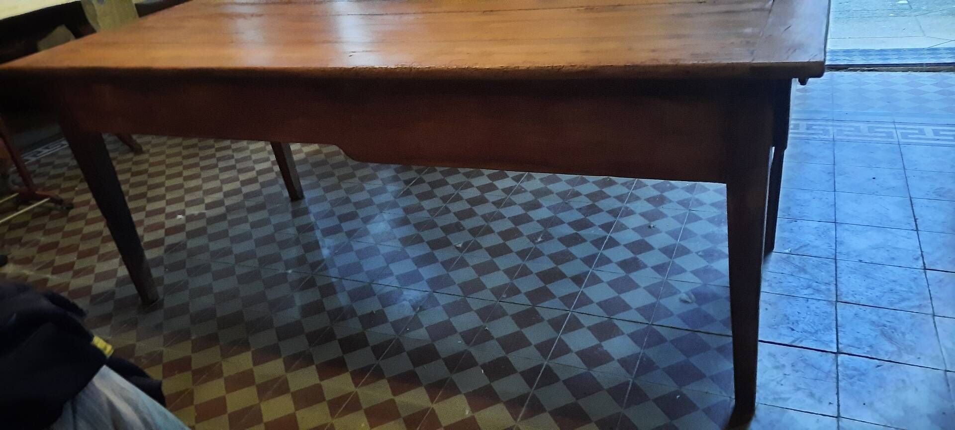 Farm table