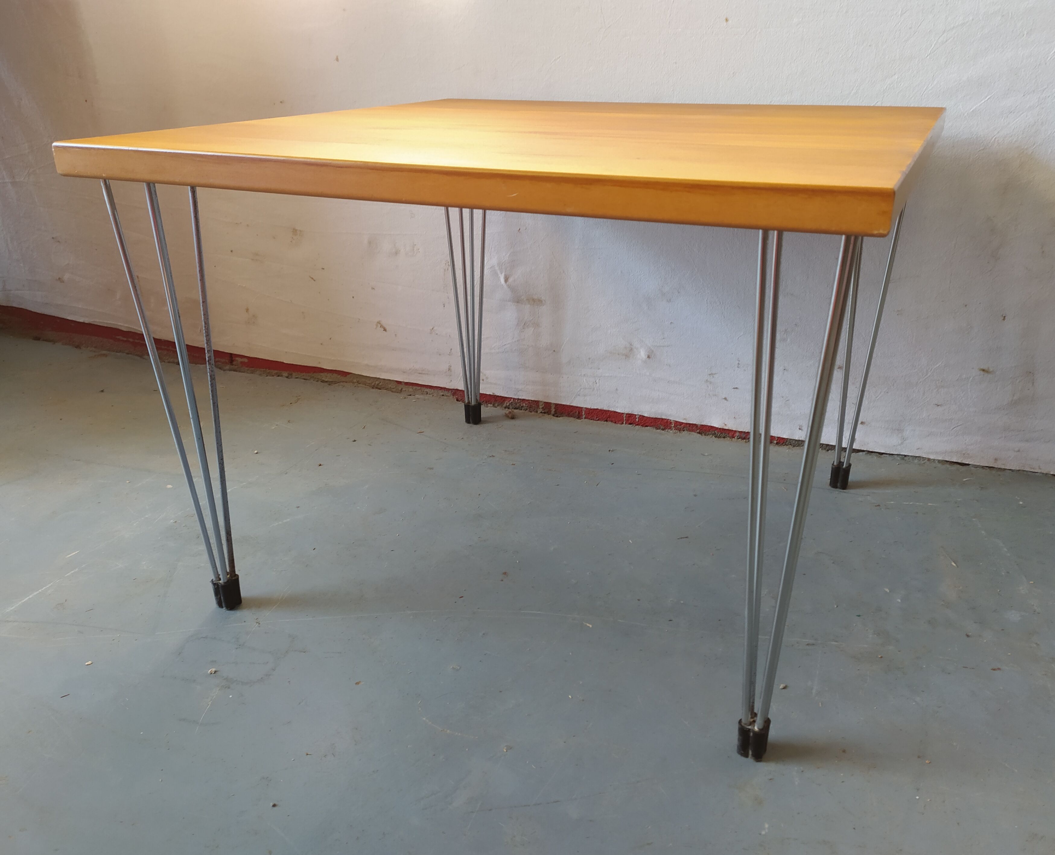 Scandinavian coffee table eiffel feet