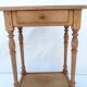 Console ou table d'appoint en bois massir teinté chêne clair
