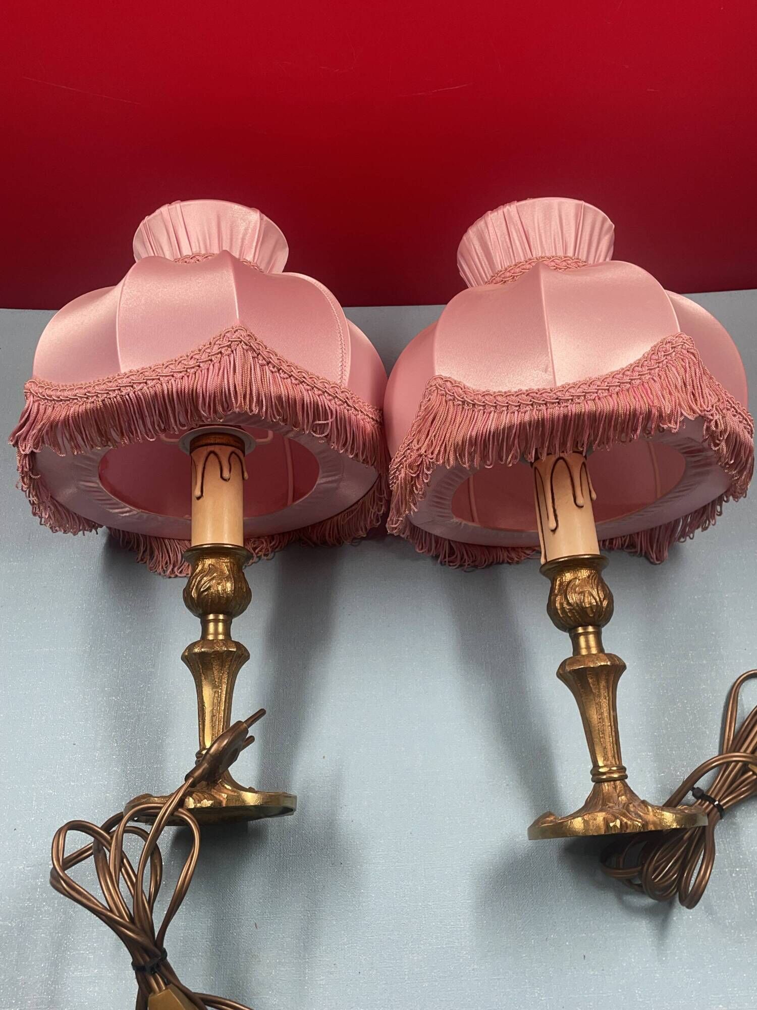 Pair of brass foot lamps, haloed but acceptable lampshades H 33 cm