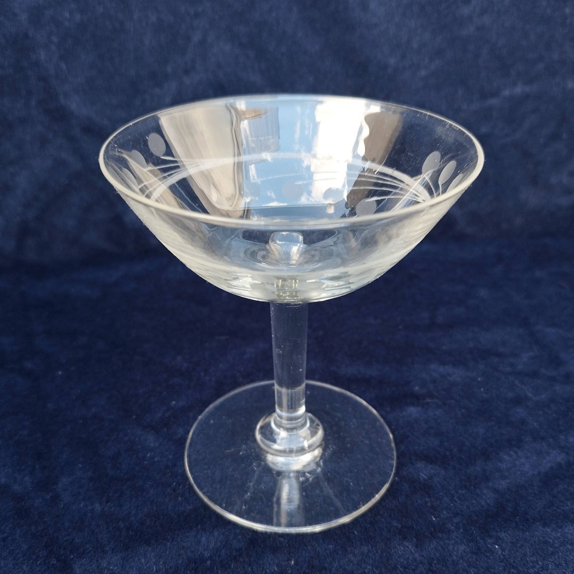 7 coupes champagne verre frise ciselée