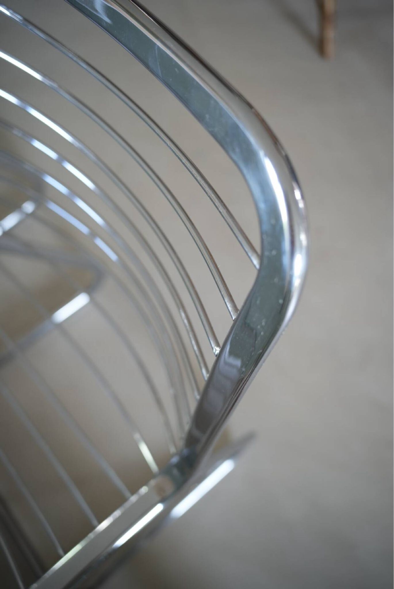 Lot of 2 chrome metal chairs by Gastone Rinaldi.